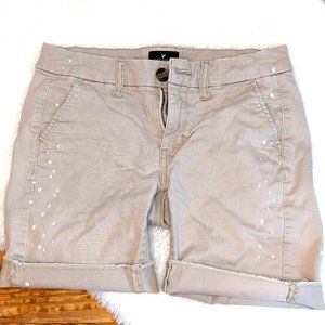 American Eagle low rise paint splatter khaki boy bermuda stretch shorts, 00